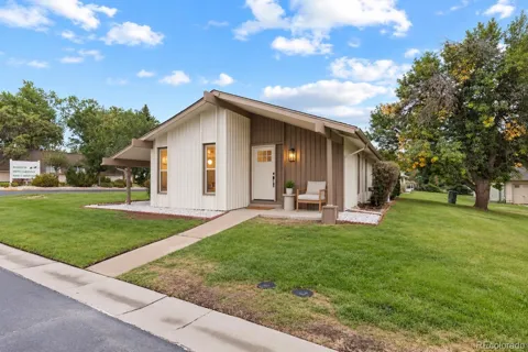 4 Douglas Drive