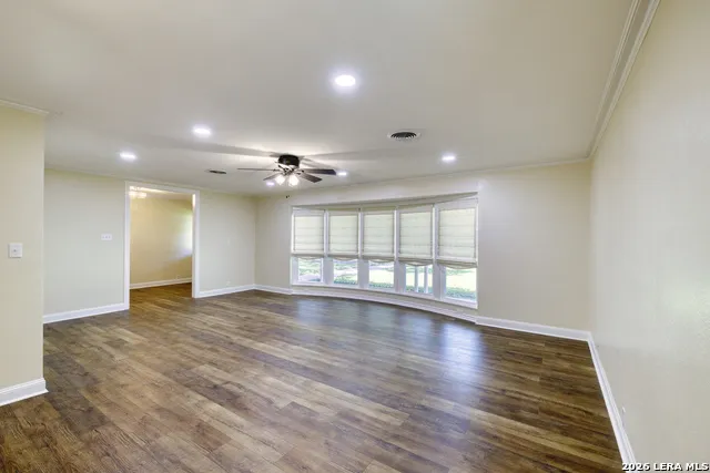 921 Maple Uvalde, TX 78801