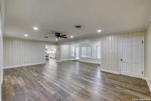 921 Maple Uvalde, TX 78801