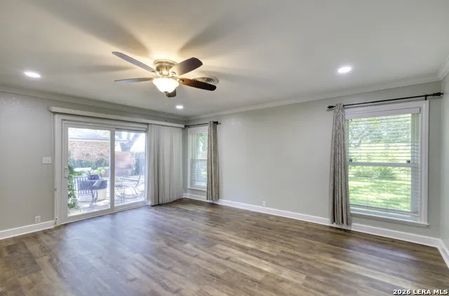 921 Maple Uvalde, TX 78801