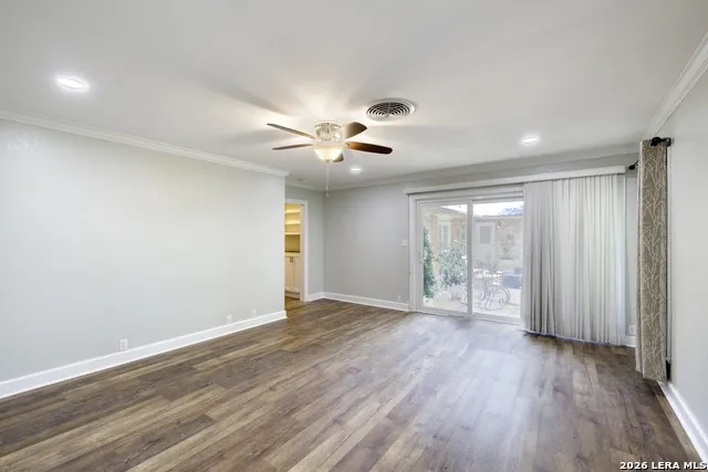921 Maple Uvalde, TX 78801