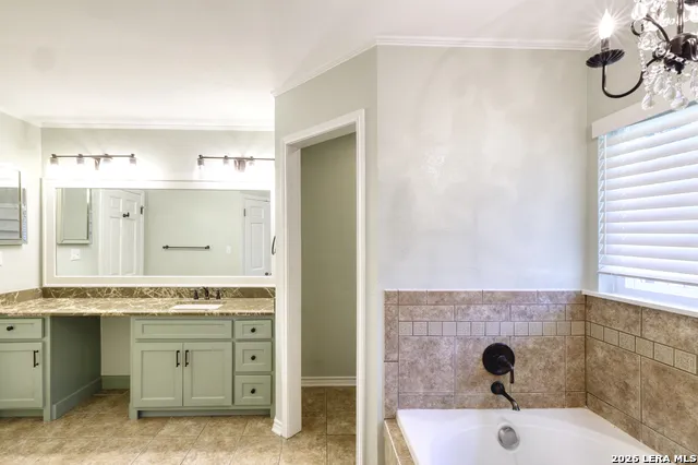 921 Maple Uvalde, TX 78801