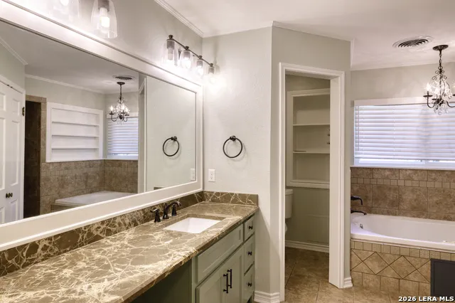921 Maple Uvalde, TX 78801