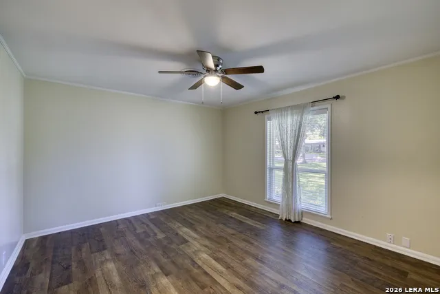 921 Maple Uvalde, TX 78801