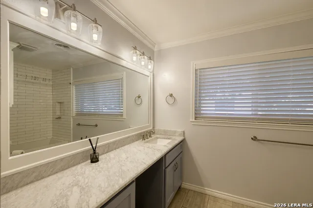 921 Maple Uvalde, TX 78801