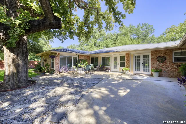 921 Maple Uvalde, TX 78801