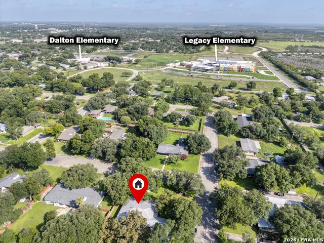 921 Maple Uvalde, TX 78801