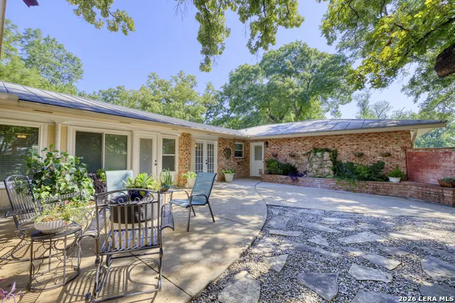 921 Maple Uvalde, TX 78801