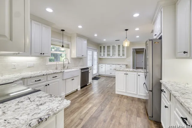921 Maple Uvalde, TX 78801