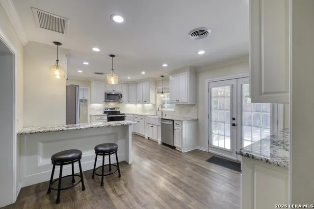 921 Maple Uvalde, TX 78801