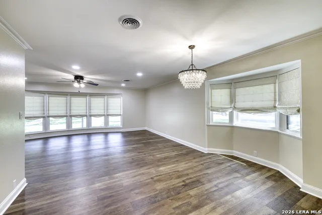 921 Maple Uvalde, TX 78801