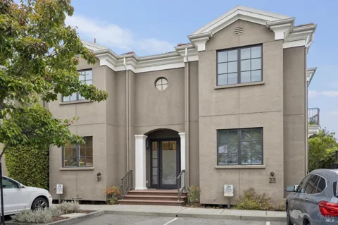 21 Tamalpais Commons Lane