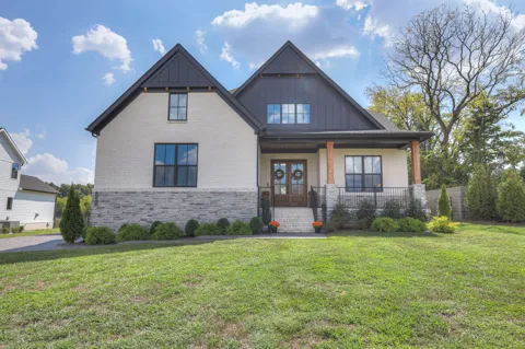 3384 Sarah Bee Ln