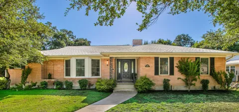 5220 Lake Charles Drive
