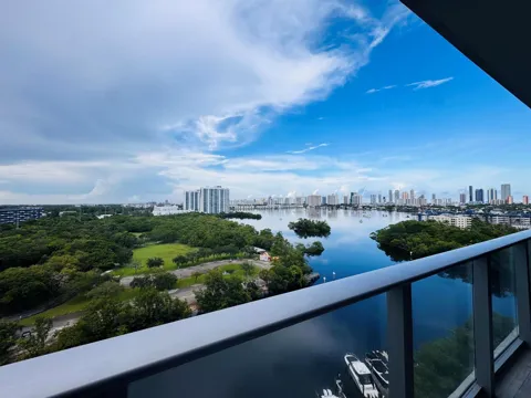 16385 BISCAYNE BOULEVARD #1204