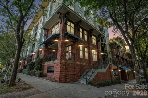 1101 W 1st Street #301