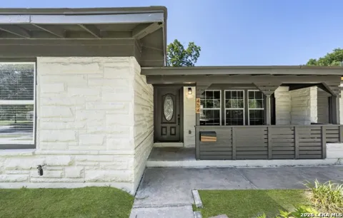 454 STOREYWOOD DR