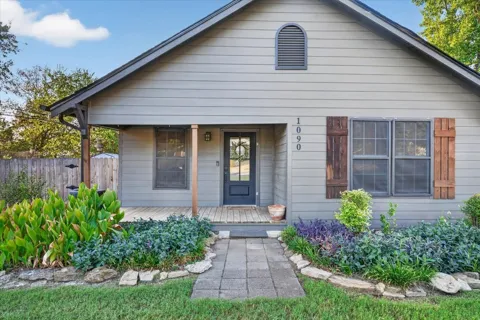 1090 Counts Street
