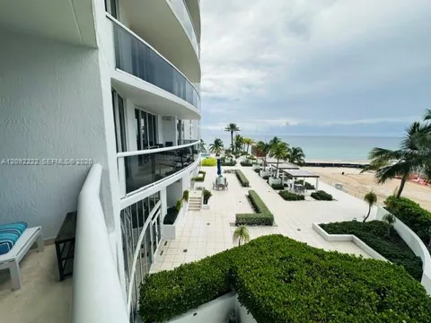 18911 Collins Ave #604