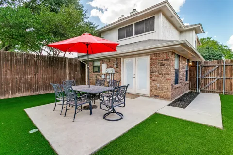 529 Essex Place