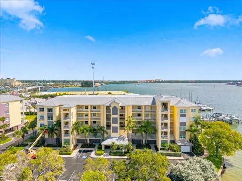 425 150TH AVENUE #2302
