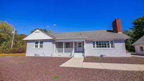 511 S White Horse