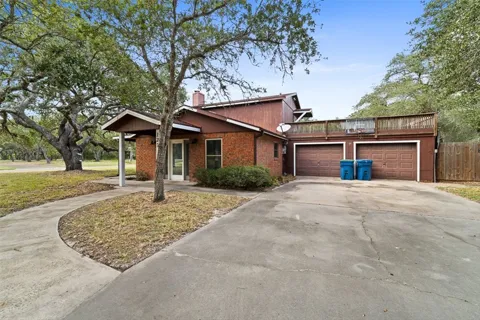 121 NORTH SIERRA WOODS DRIVE