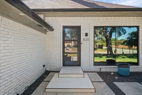 820 Raywood Circle