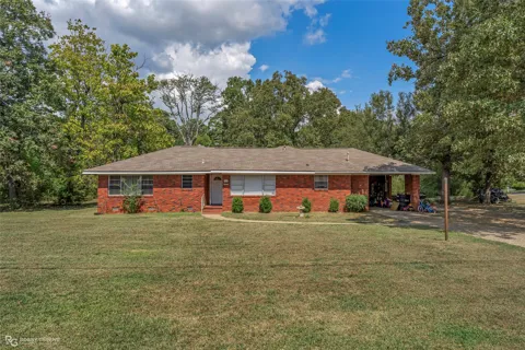 900 Lincoln Drive