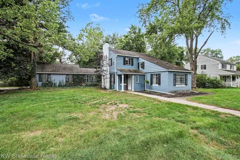 7361 Honeysuckle Road