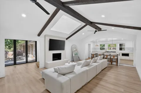 1513 Carriage Lane