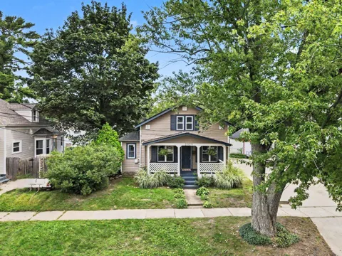 2020 Lafayette Avenue NE
