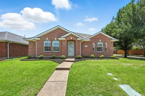 5025 Boxwood Lane