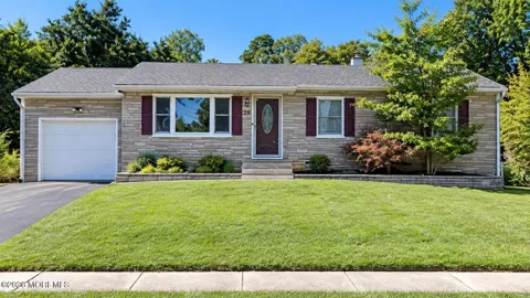 28 Woodside Drive
