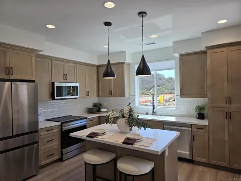 2607 Radiant Glen