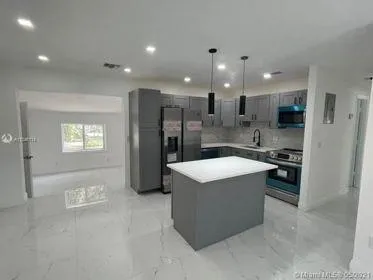 751 NW 18th Street