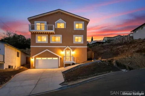 1302 La Presa Ave
