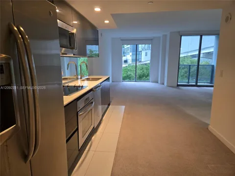31 SE 6th St #503