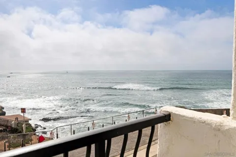 4878 Pescadero #202