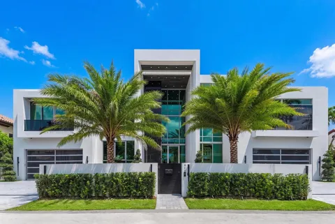 414 ROYAL PLAZA DRIVE