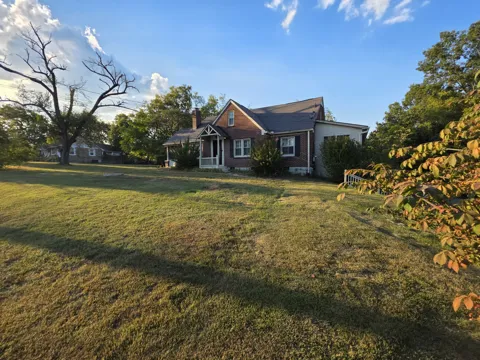 322 E Campbell Rd