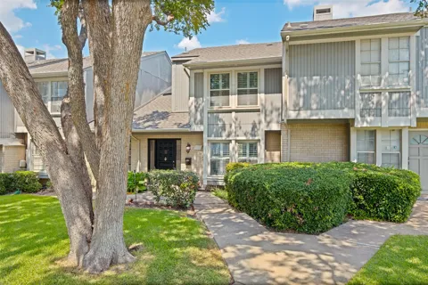 7621 Woodthrush Drive #18