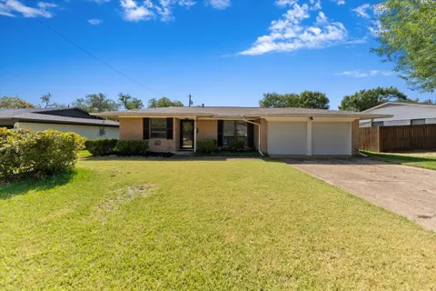 817 Warren Way