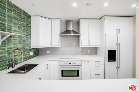 10433 Wilshire Boulevard #405