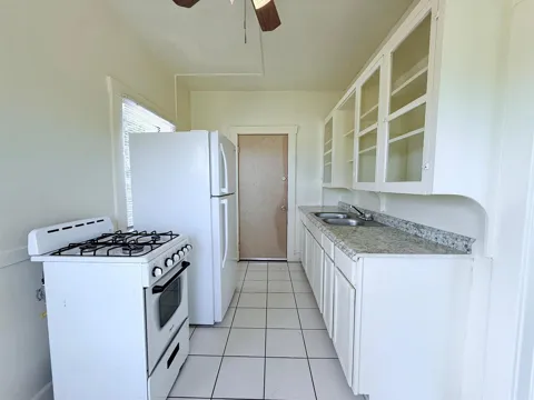2010 Broward Avenue #12