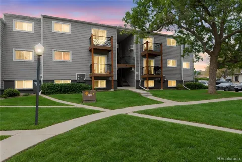 16359 W 10th Avenue #Q6