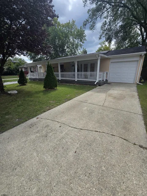 811 Spruce Ave