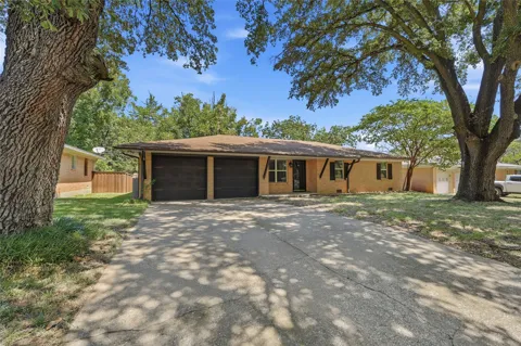 1303 Lafayette Drive