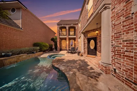 2805 Prestonwood Drive