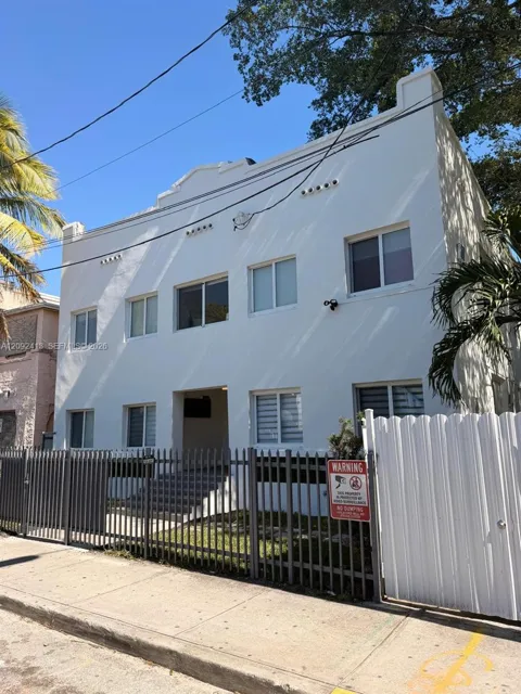 337 SW 10th Ave #3
